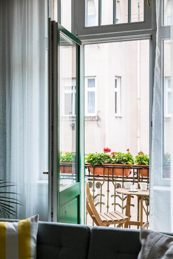 Captain Buda Apartment Budapest Exterior photo