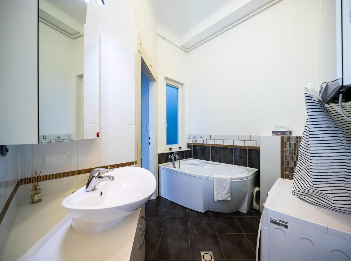 Captain Buda Apartment Budapest Exterior photo